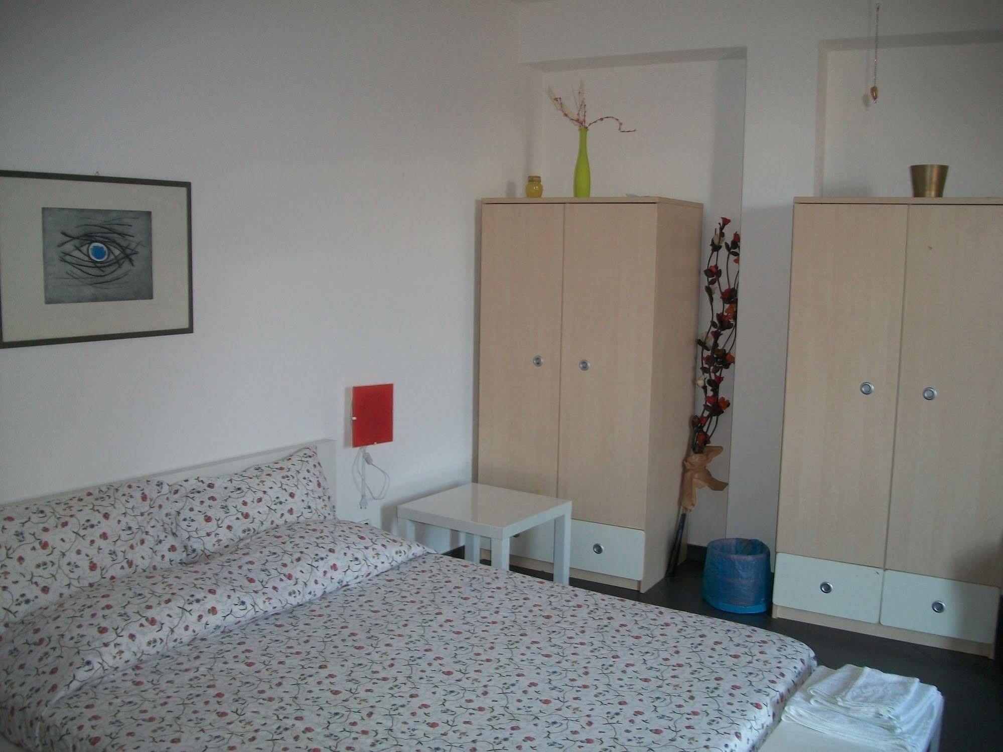 La Circumetnea Home Apartment